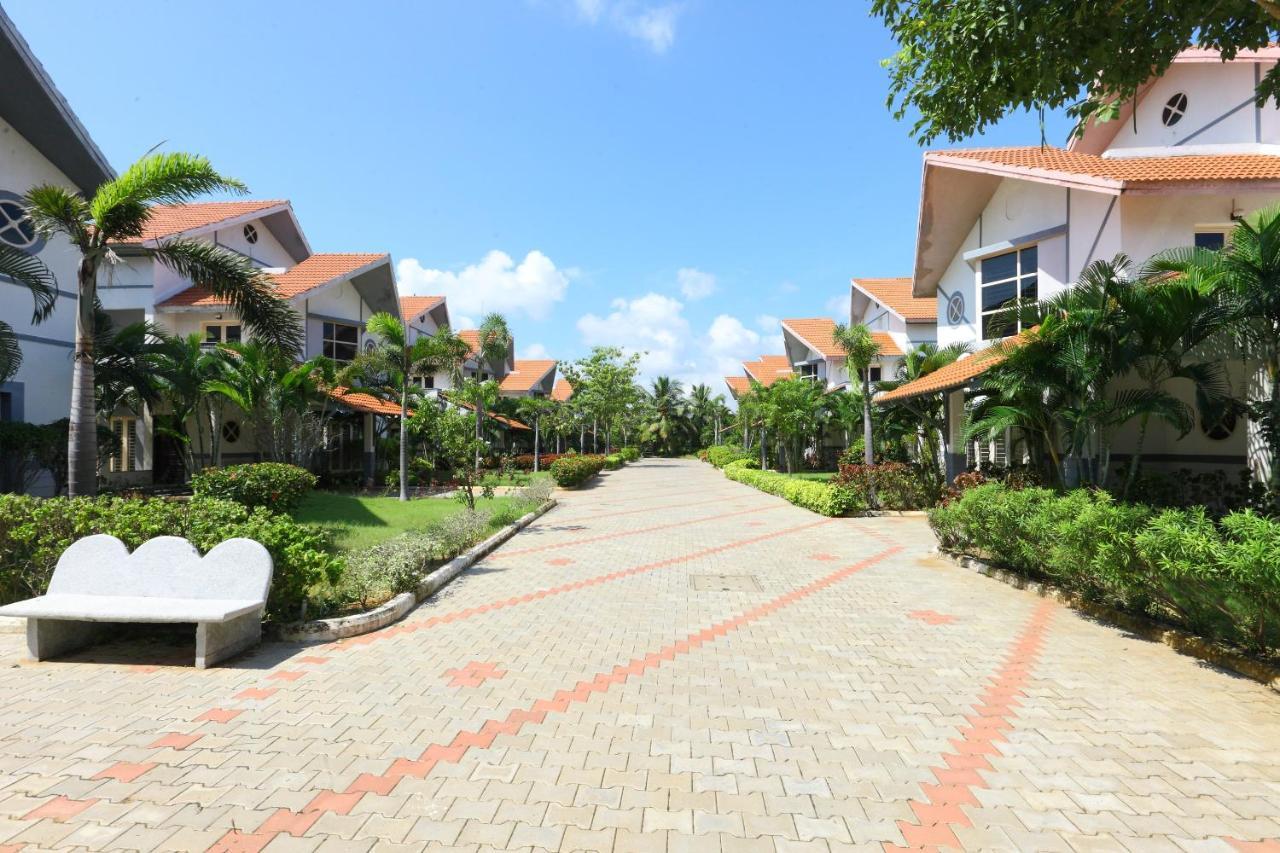Capital O Twilight Bay Hotel Chennai Exterior photo