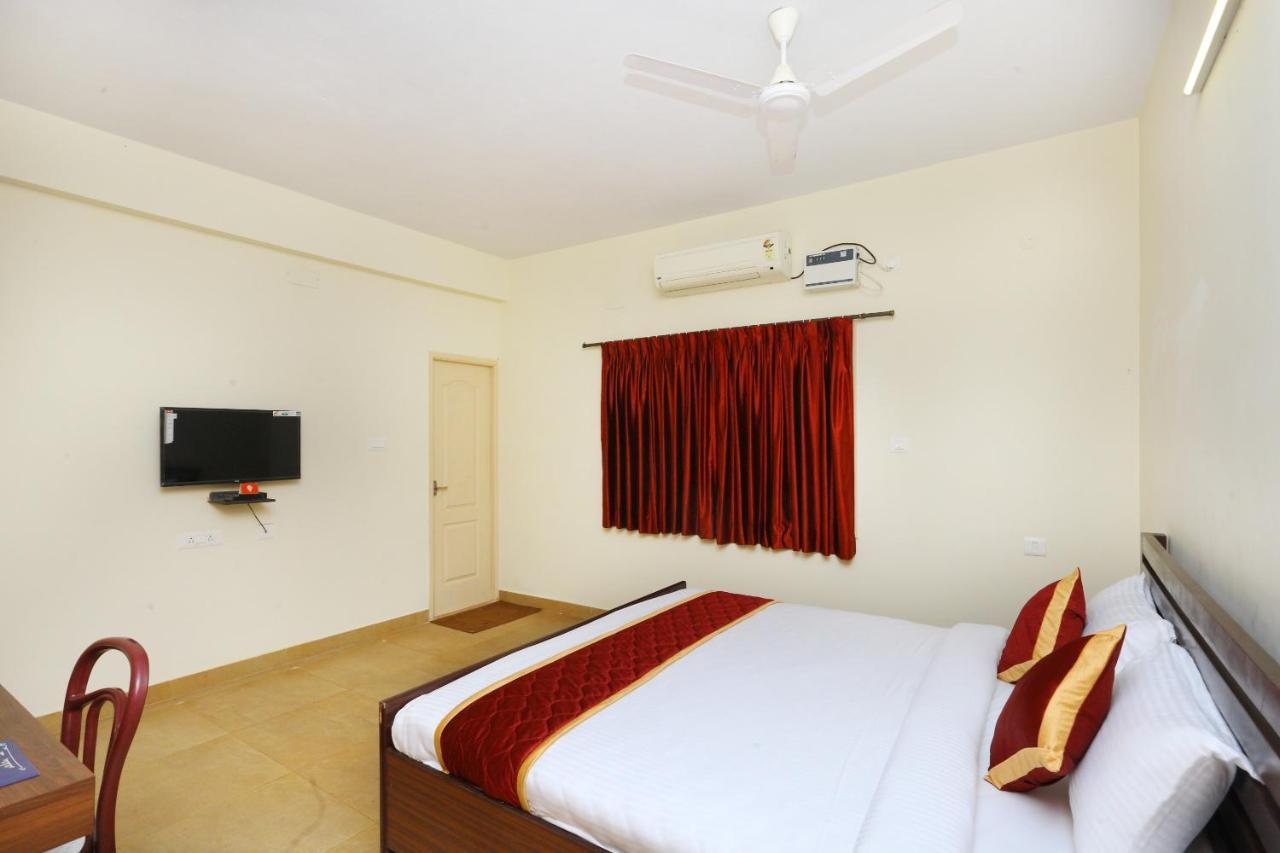 Capital O Twilight Bay Hotel Chennai Exterior photo