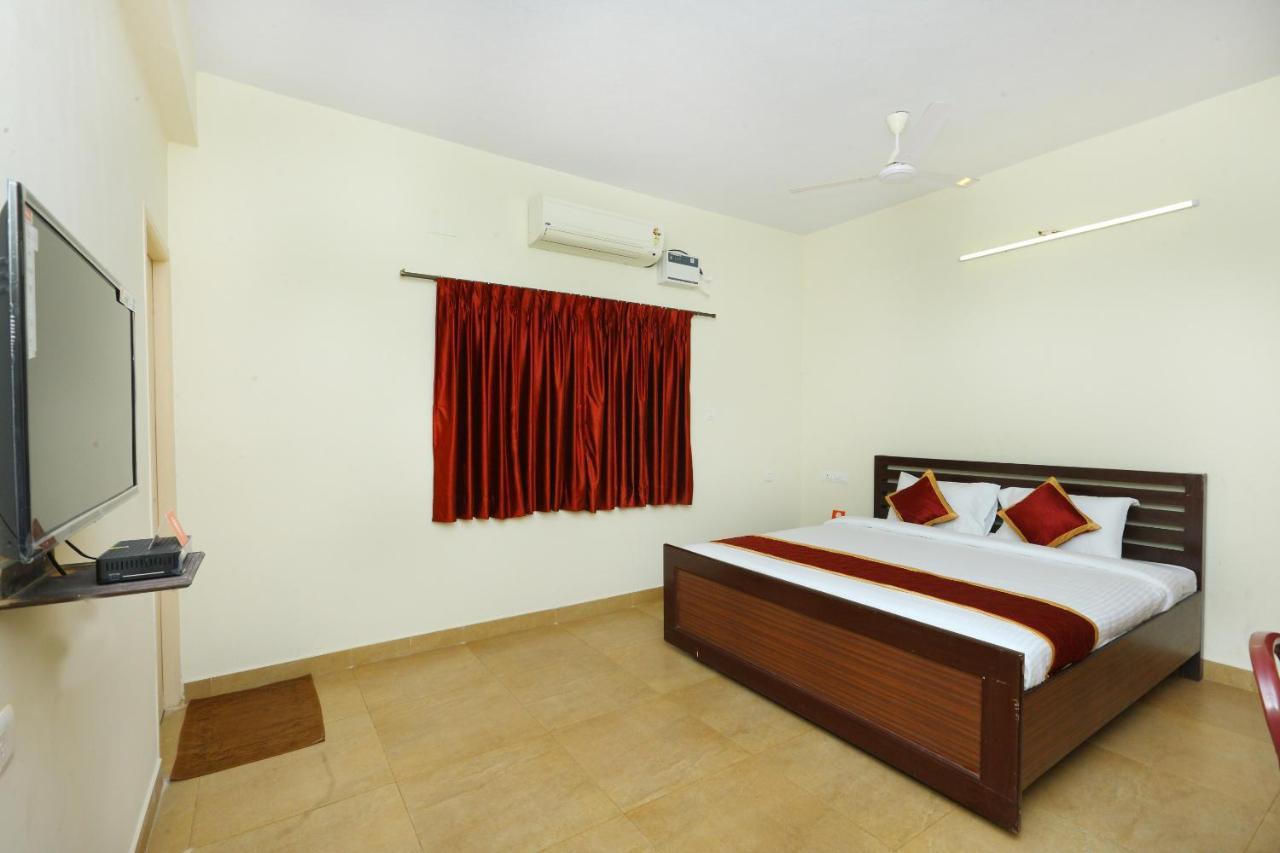 Capital O Twilight Bay Hotel Chennai Exterior photo